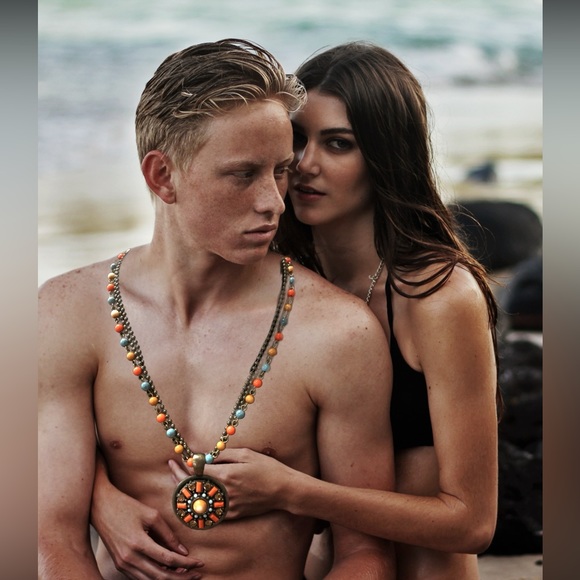 Festive Summer Necklace - Picture 2 of 3